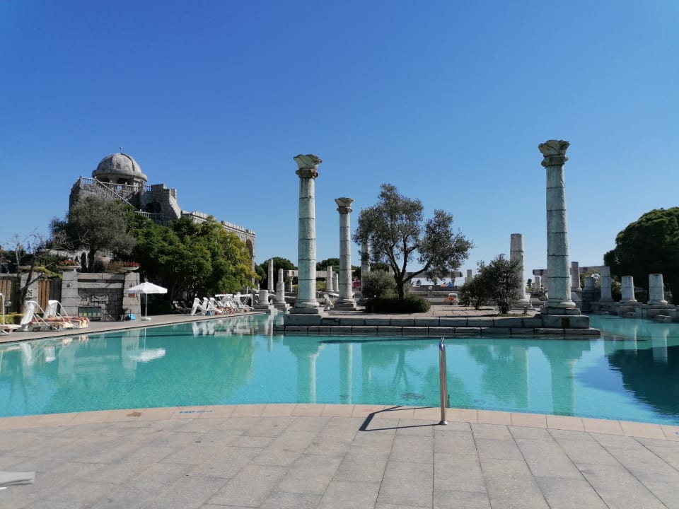 Pool Xanadu Resort Hotel