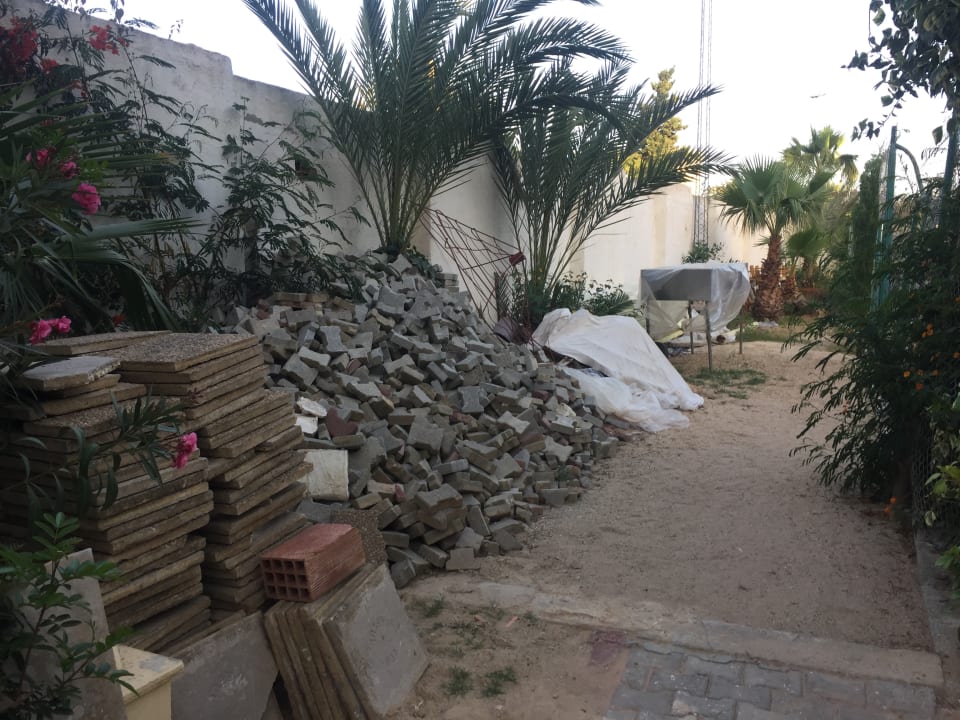 Zugang zum Tennisplatz u. Bogenschießen Hotel Nesrine