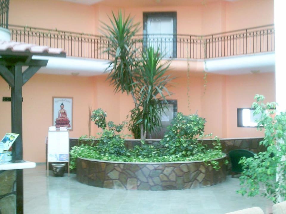 Eingangshalle Larissa Inn