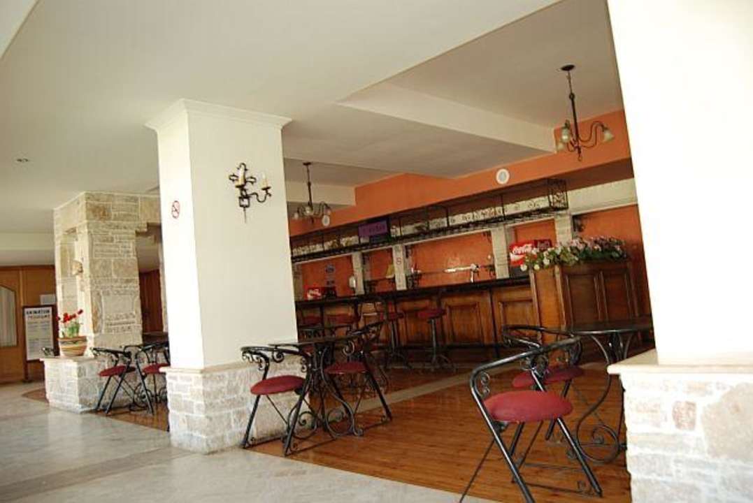 Bar na lobby Izer Hotel & Beach Club
