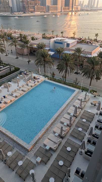Pool Radisson Beach Resort Palm Jumeirah
