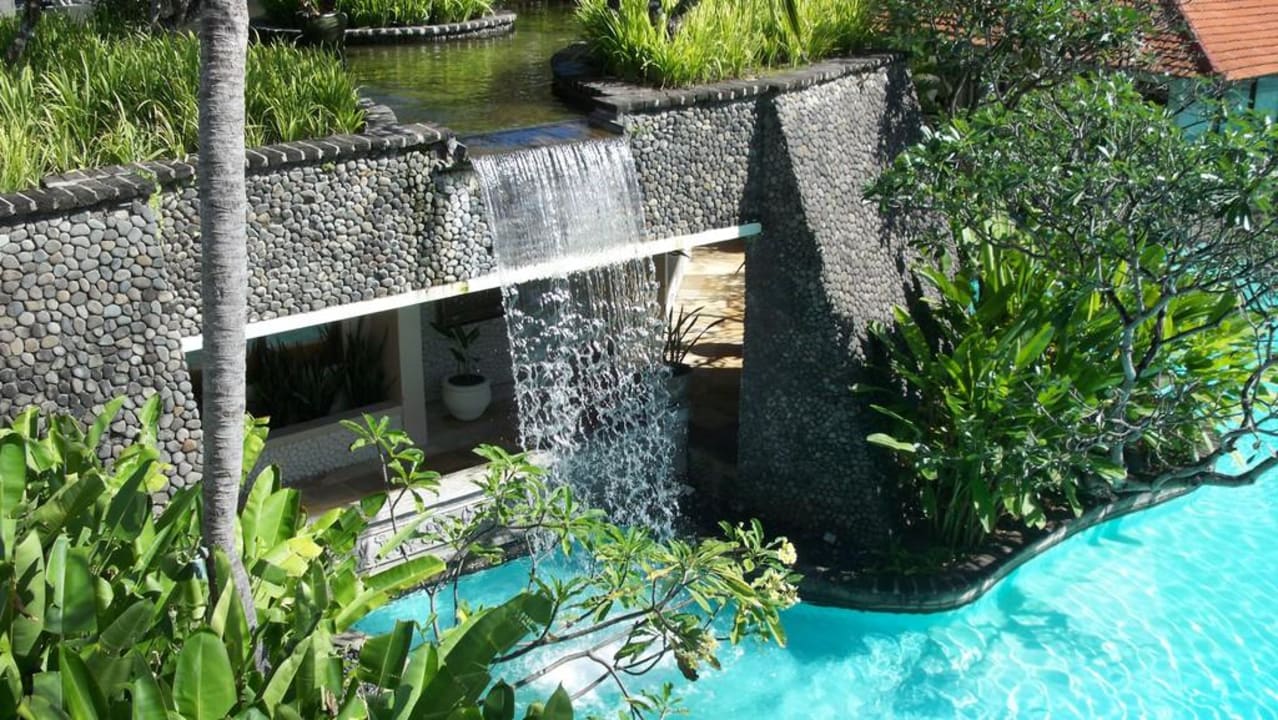 Wasserfall zum Pool The Laguna A Luxury Collection Resort & Spa