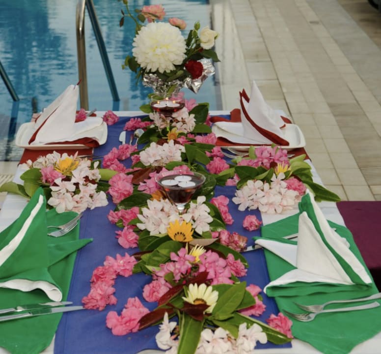 Gastro Well Palace Side