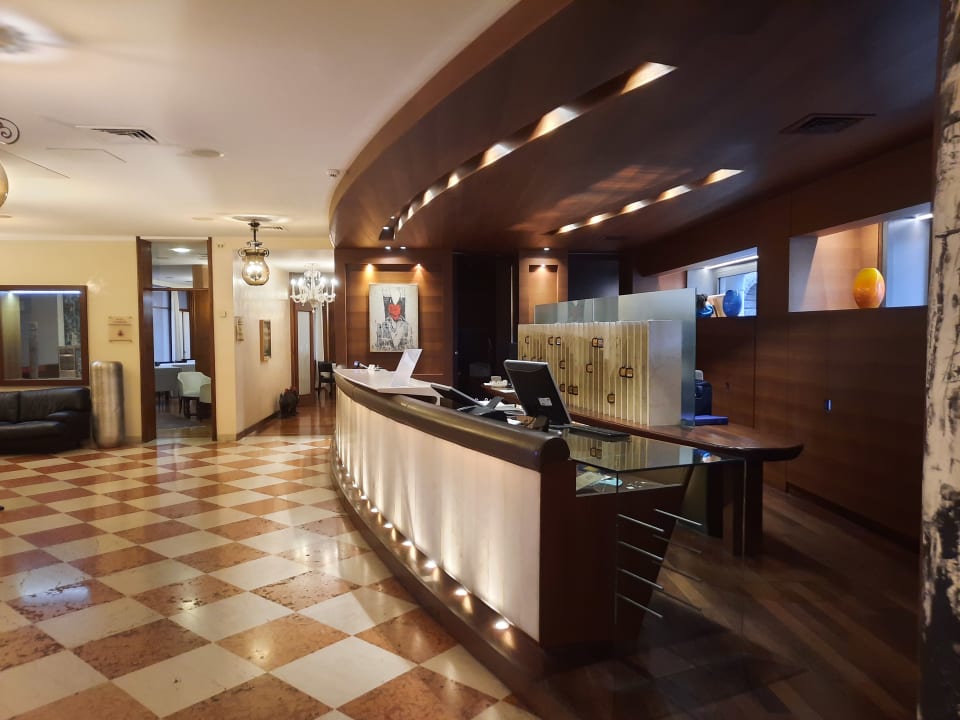 Lobby Astoria Hotel Italia