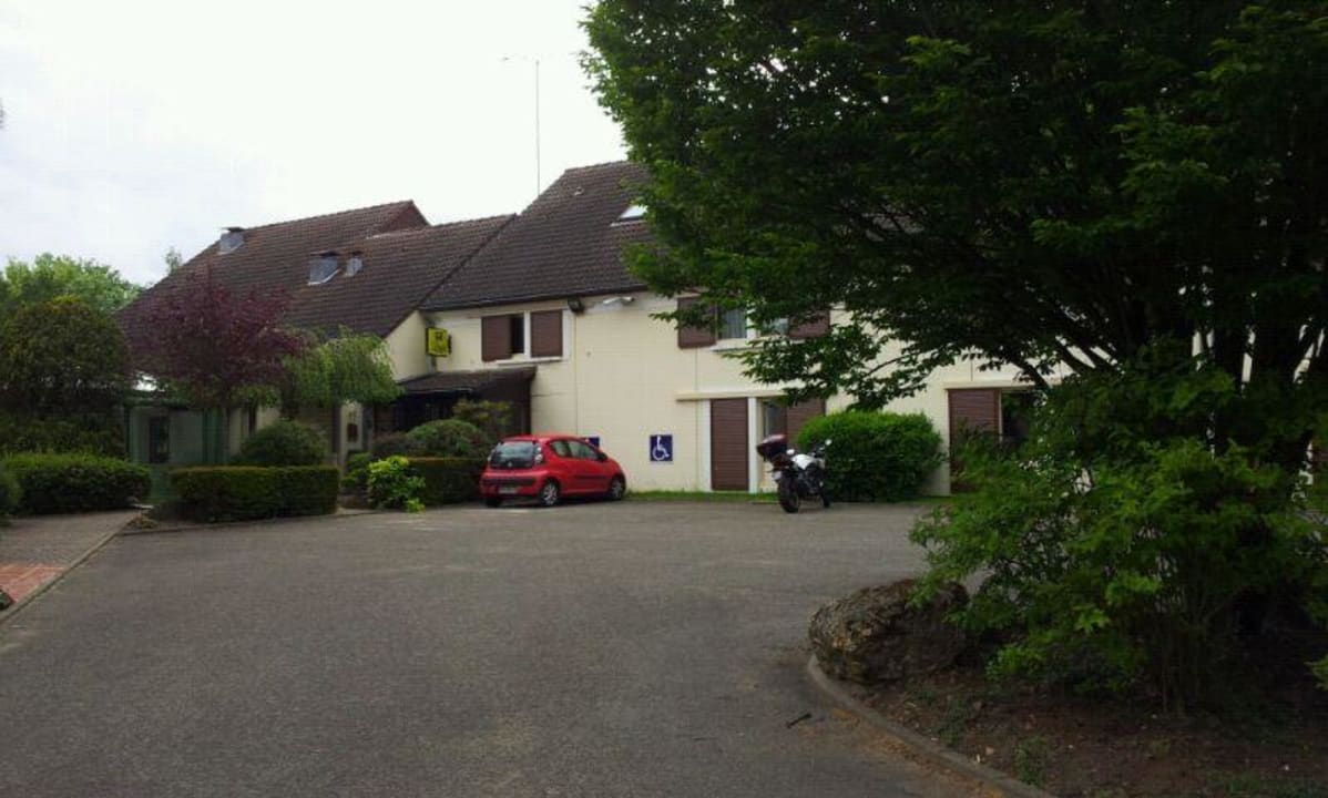 Eingang Hotel Kyriad Verrieres-Le-Buisson - Antony