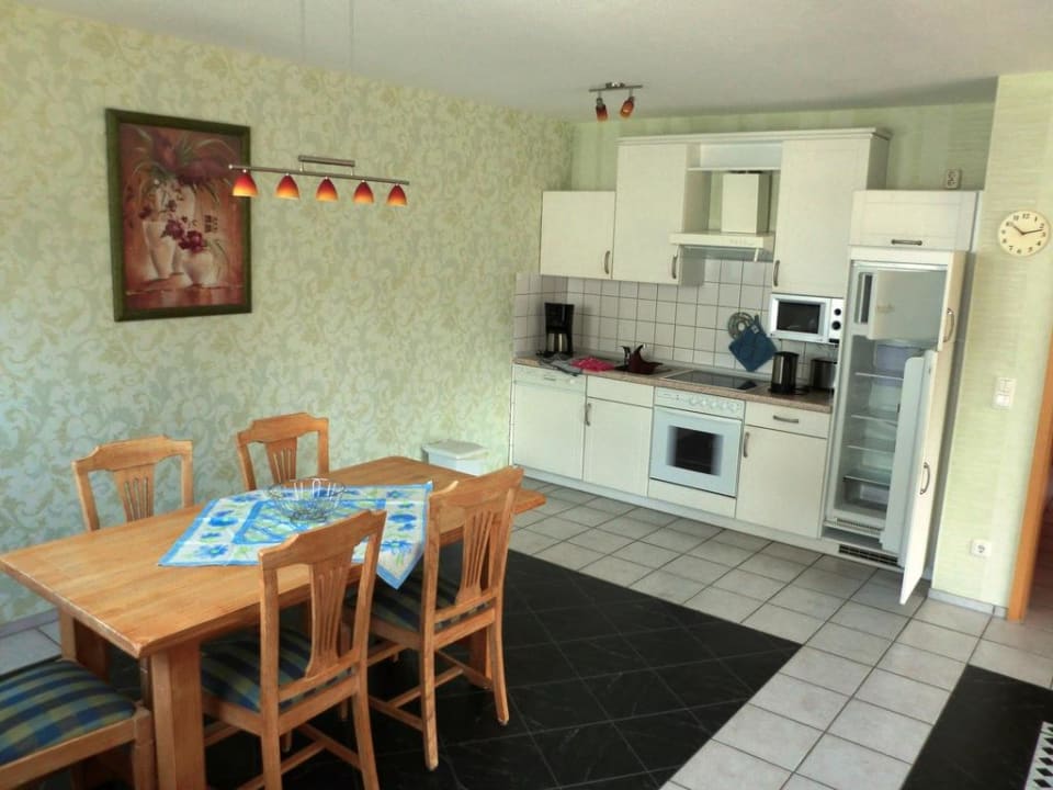 Wohnung 1 - Küche & Eßtisch Quartier 18 Ihr Feriendomizil auf der Insel Usedom