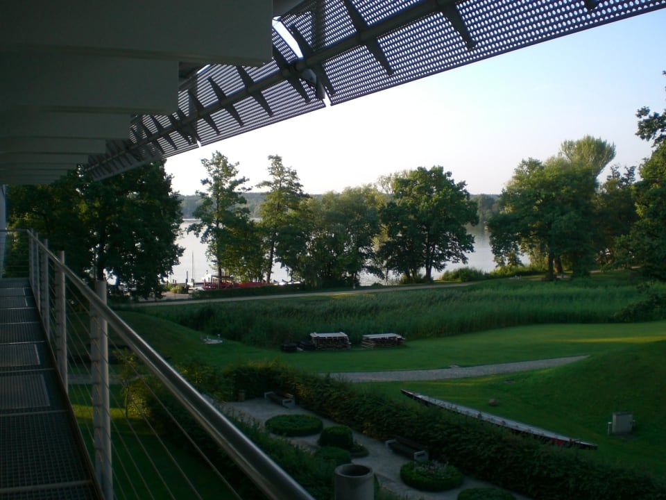 Blick zum Templiner See Kongresshotel Potsdam am Templiner See
