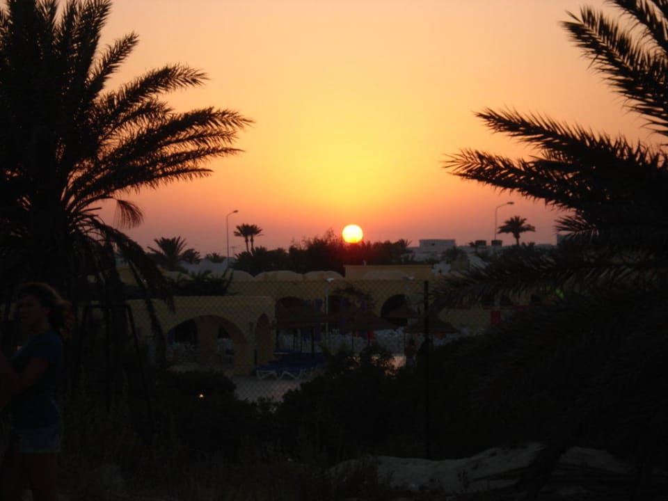 Der traumhafte Sonnenuntergang Les Quatres Saisons & Thalasso Djerba