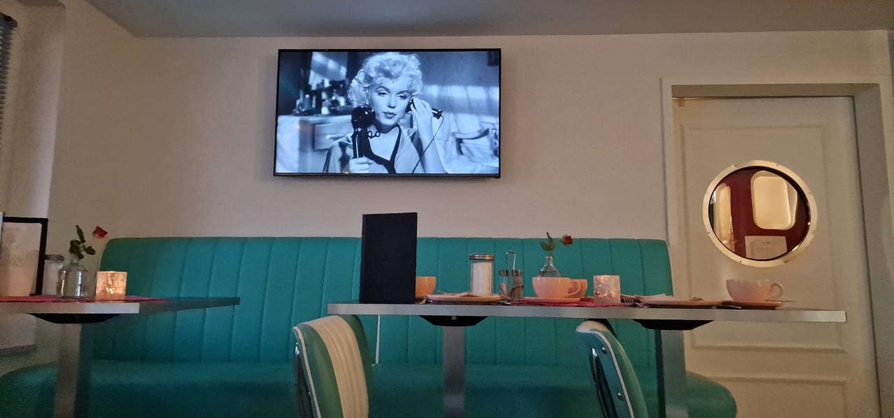 Gastro Bernstein 50's Seaside Motel