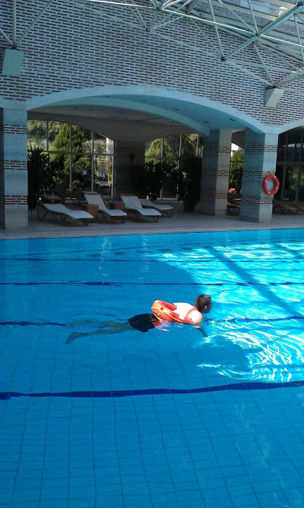 Hallenbad, viel Chlor, heruntergekommen Megasaray Club Belek