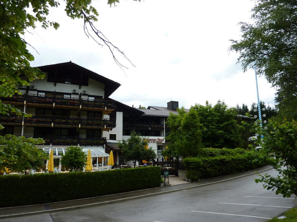 Das Hotel. Blick auf den Wintergarten Riessersee Hotel