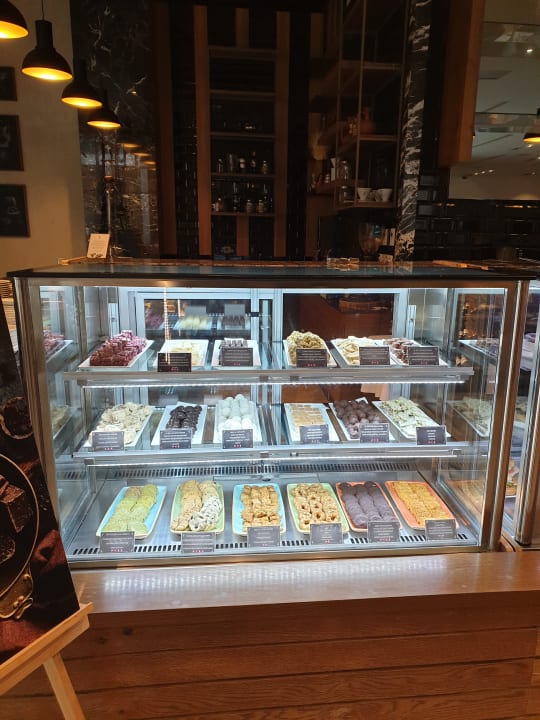 Gastro Acanthus Cennet Barut Collection