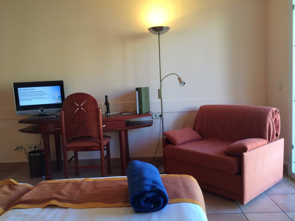 Schreibtisch und Sessel Aldiana Club Andalusien