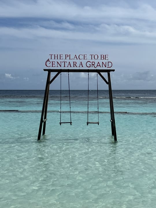 Pool Machchafushi Island Resort & Spa Maldives, The Centara Collection