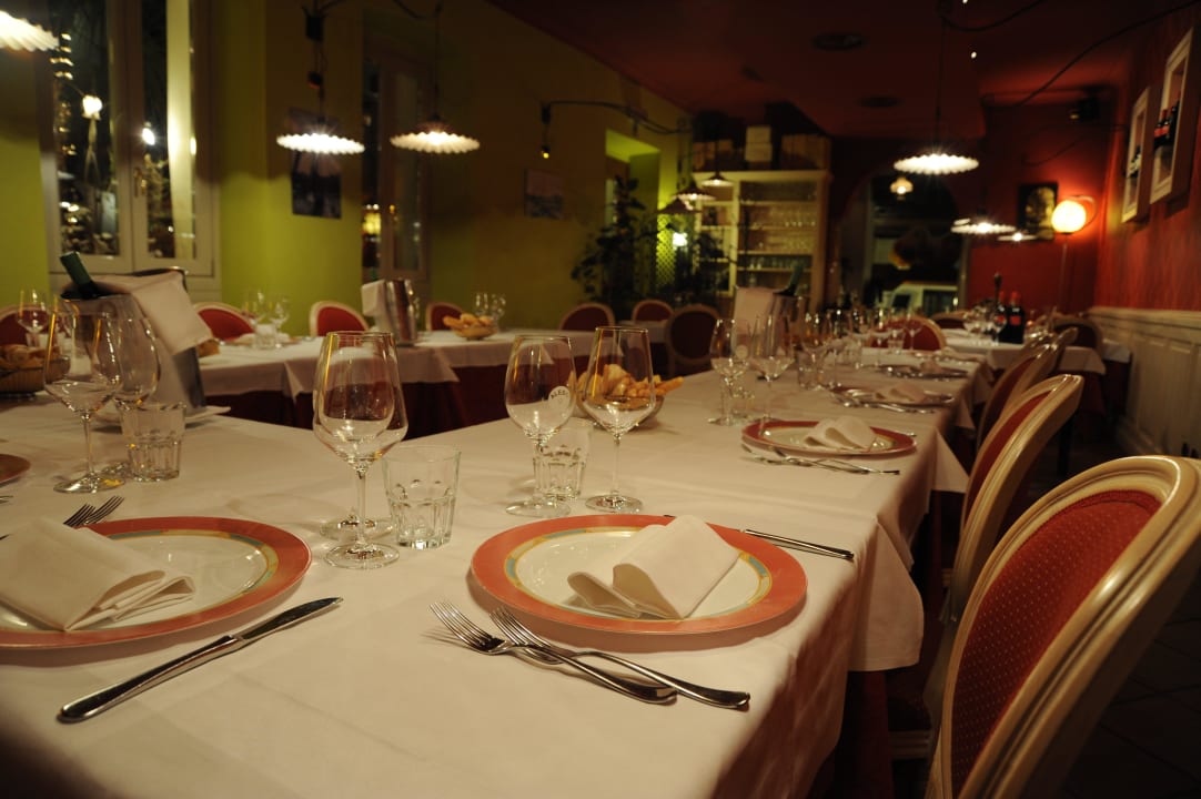 Sala rossa Hotel Alessi
