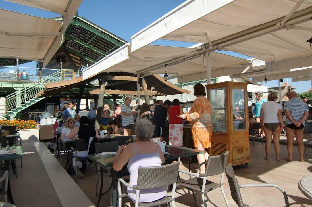 Strandrestaurant - hier Büffet Limak Lara Deluxe Hotel & Resort