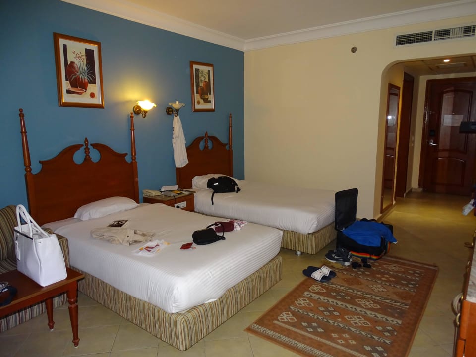 Großes Zimmer Titanic Beach Spa & Aqua Park