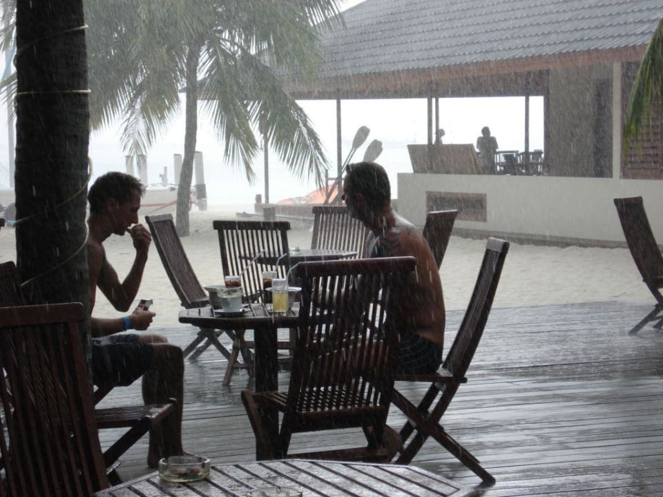 20 min. Regen Kuredu Island Resort & Spa