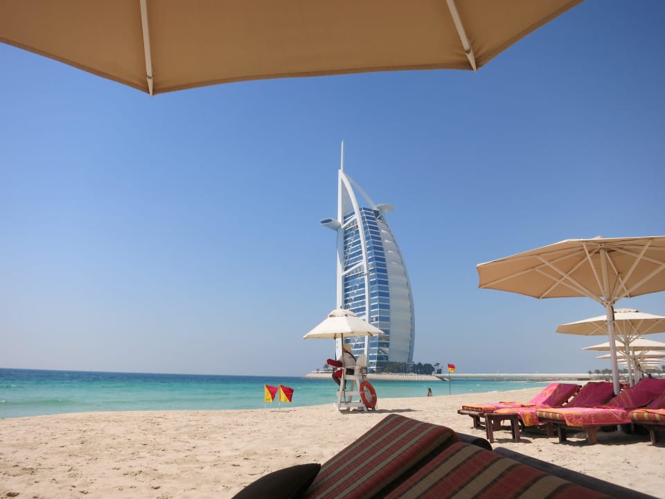 Ausblick von der Strandliege Jumeirah Mina Al Salam