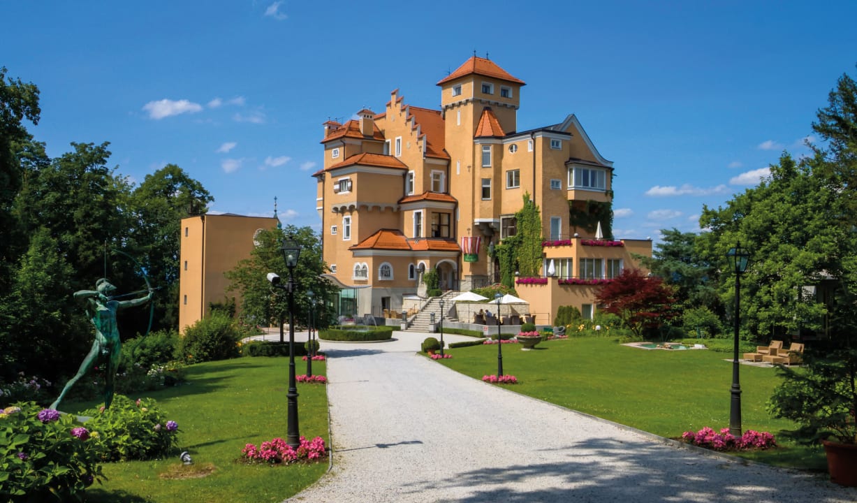 Außenansicht Hotel Schloss Mönchstein