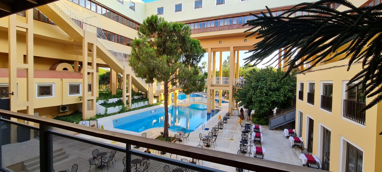 Pool Asteria Collection Side