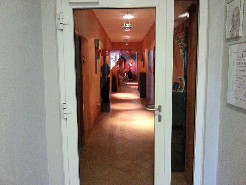 Eingang zur Massage Best Western Hotel Hohenzollern