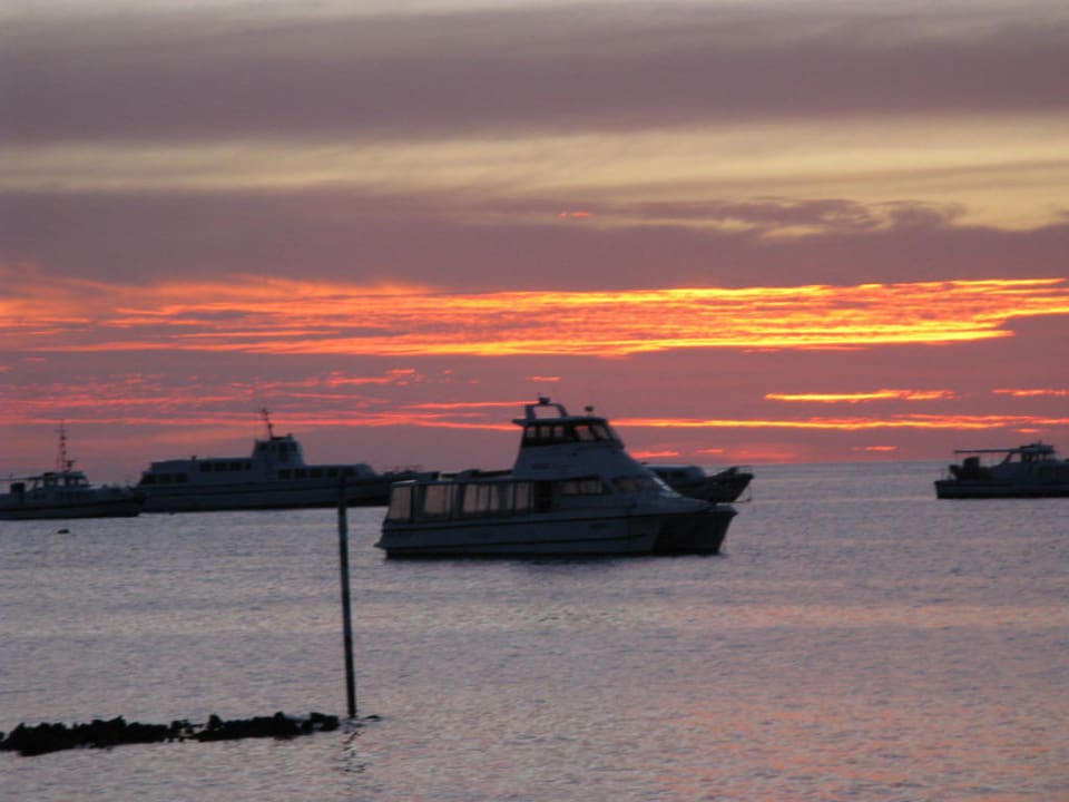 Sonnenuntergang Meeru Maldives Resort Island