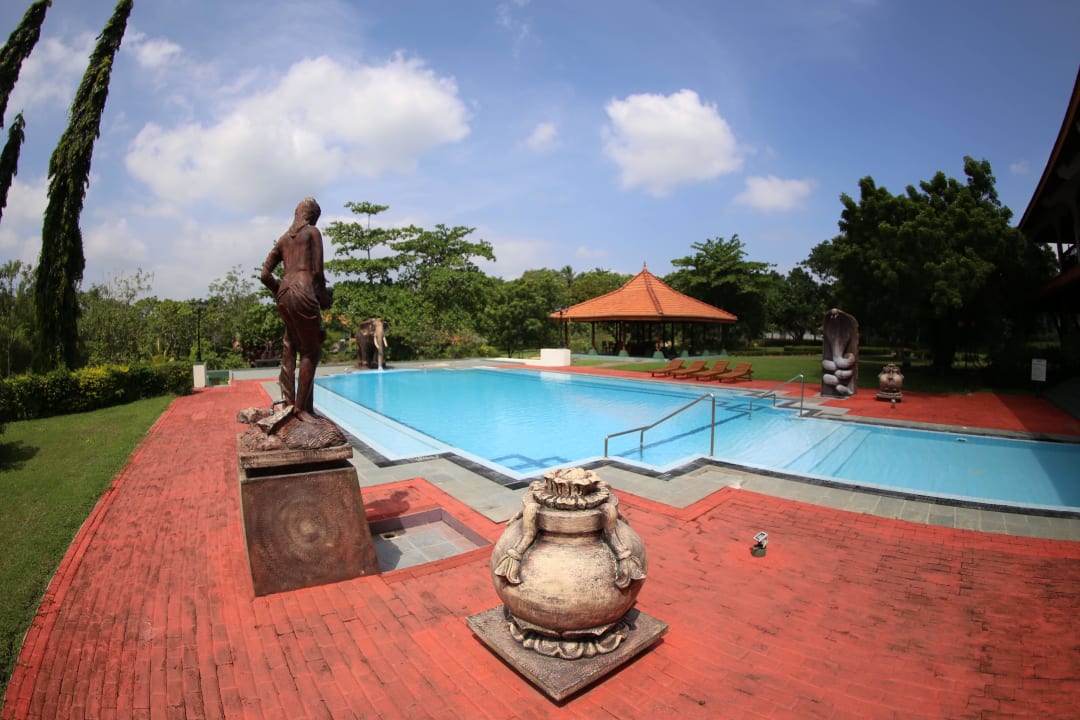 Novemberaussicht Pool. Ayurveda Paradise Maho