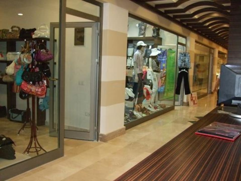 Geschäfte im Hotel FUN&SUN Smart Hane Sun Hotel