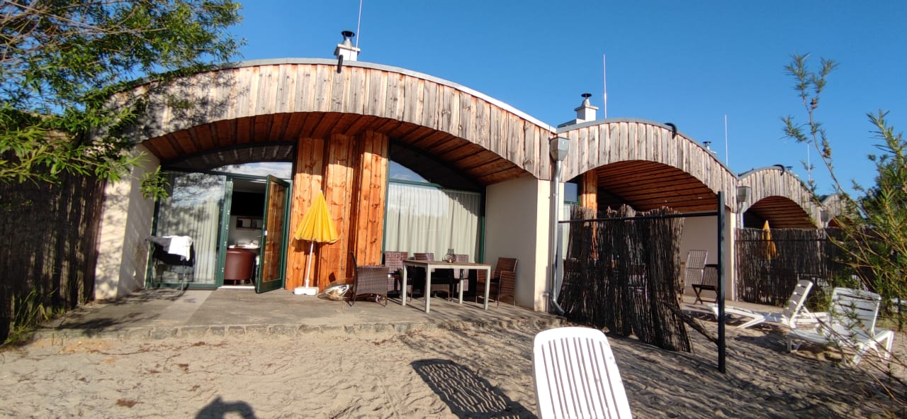 Außenansicht LAGOVIDA Ferienresort am Störmthaler See