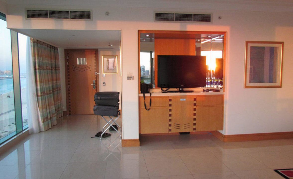 Corner alcove room 502 Hilton Dubai Jumeirah