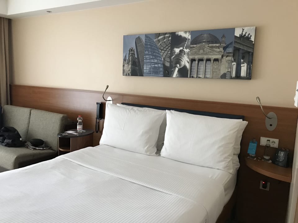 Zimmer Hampton by Hilton Berlin City West