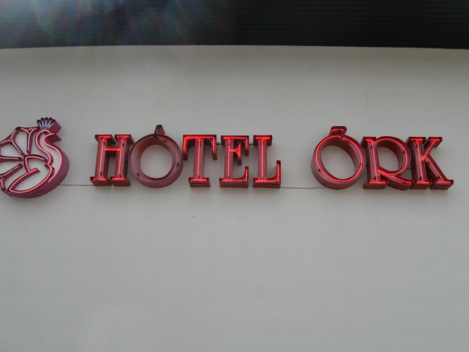 Beschriftung des Hotels Hotel Örk