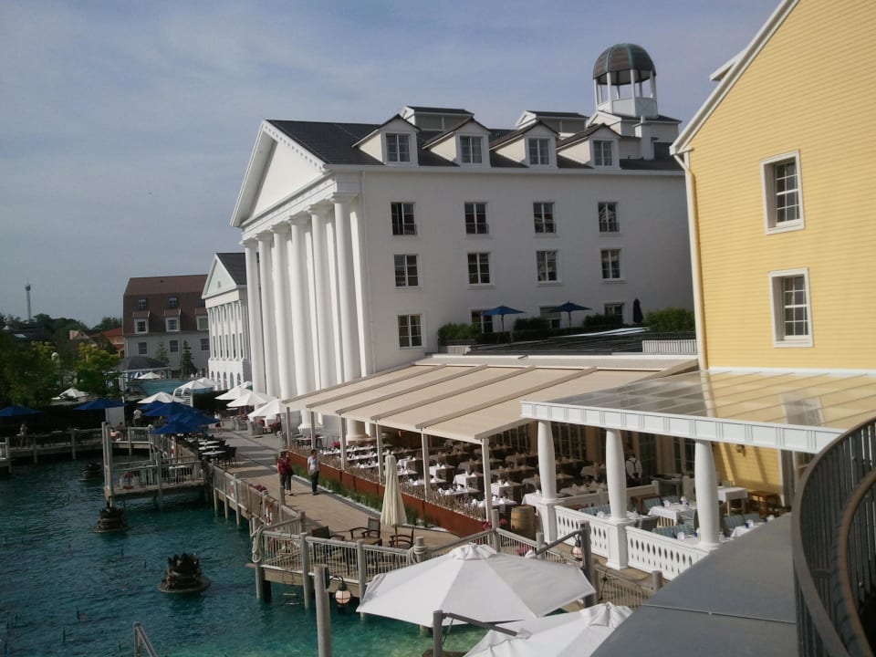 See und Aussenanlage der Restaurants Hotel Bell Rock Europa-Park