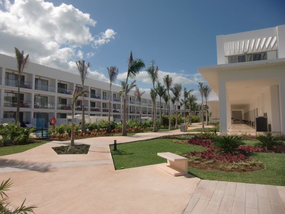 Weg zur Lobby Platinum Yucatan Princess All Suites & Spa Resort - Adults only