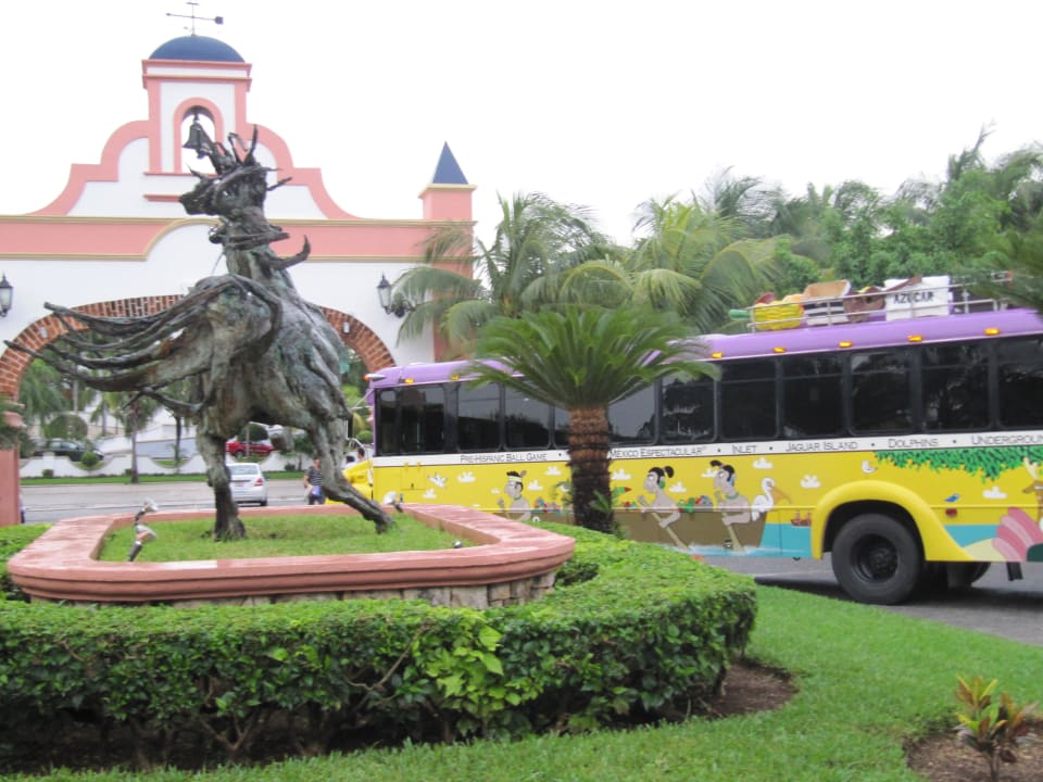 Blick auf den Eingang Hotel Riu Tequila