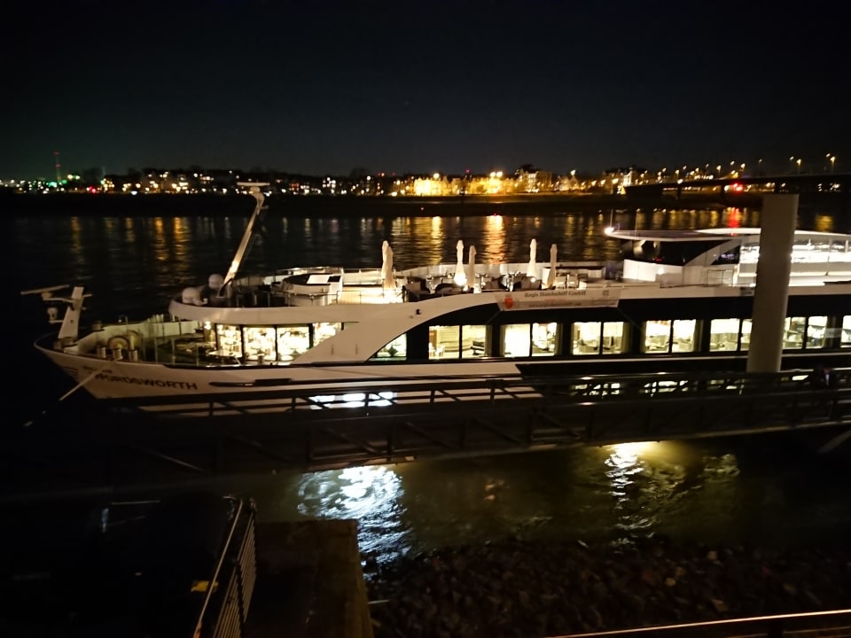 Ausblick Regis Hotelschiff 4 Düsseldorf