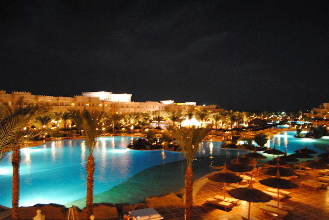Pool bei Nacht Pickalbatros Palace Resort