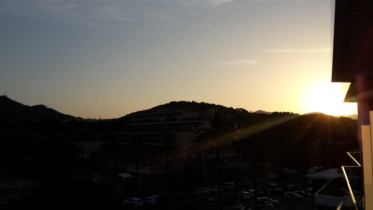 Blick vom Balkon Abends nach Rechts Son Moll Sentits Hotel & Spa