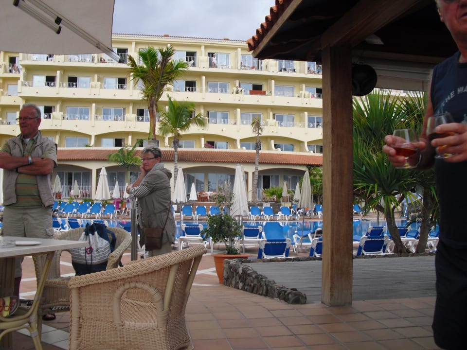 Blick von Poolbar zum Pool R2 BUGANVILLA Hotel & Spa