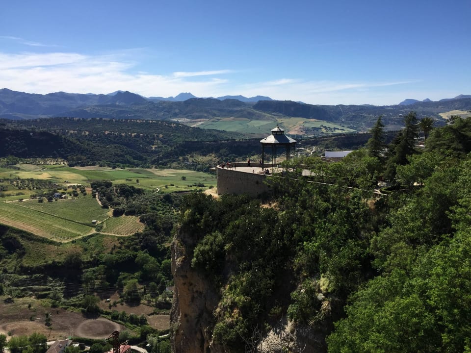 Blick vom Zimmer über die Ebene Hotel Parador de Ronda