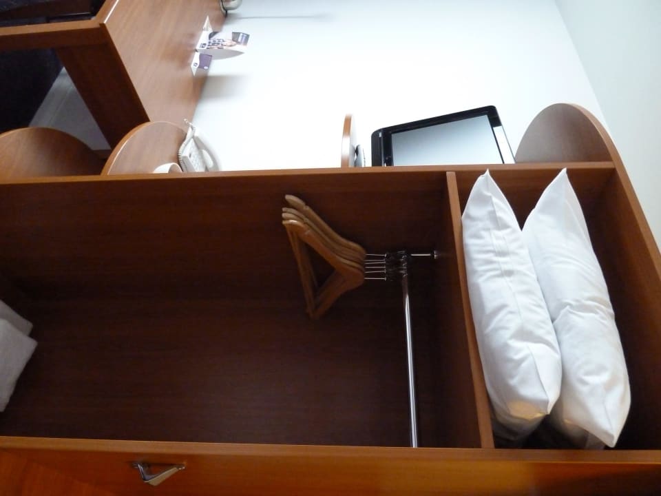 Kissenauswahl weiche - Hart Hotel Premier Inn London Hammersmith