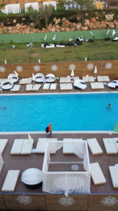 2. Pool Club Hotel Anjeliq