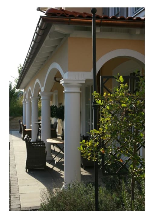 Arkadengang Restaurantterrasse Hotel Ampervilla