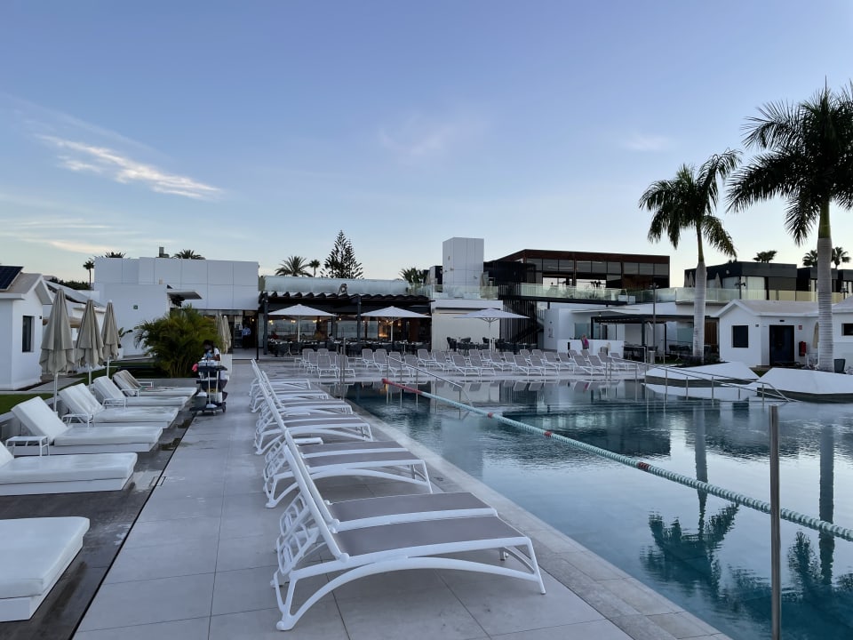 Pool Club Maspalomas Suites & SPA