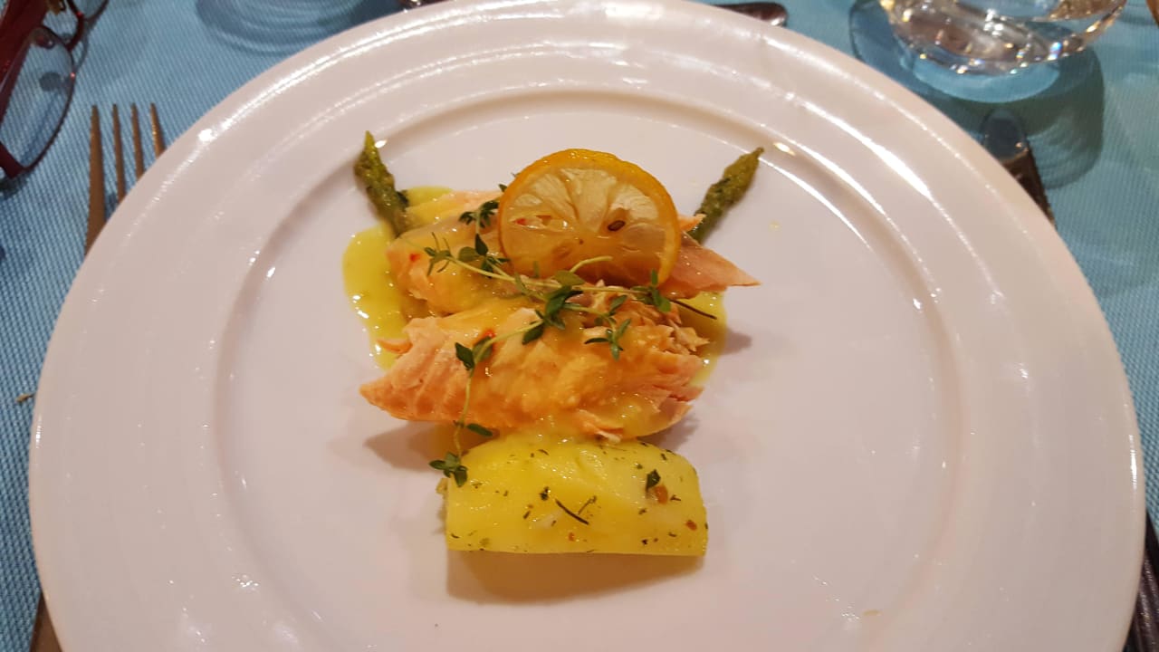 Forelle im Salzmantel (Hauptrestaurant) Acanthus Cennet Barut Collection