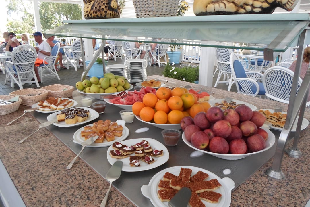 Kuchenbuffet. Can Garden Resort