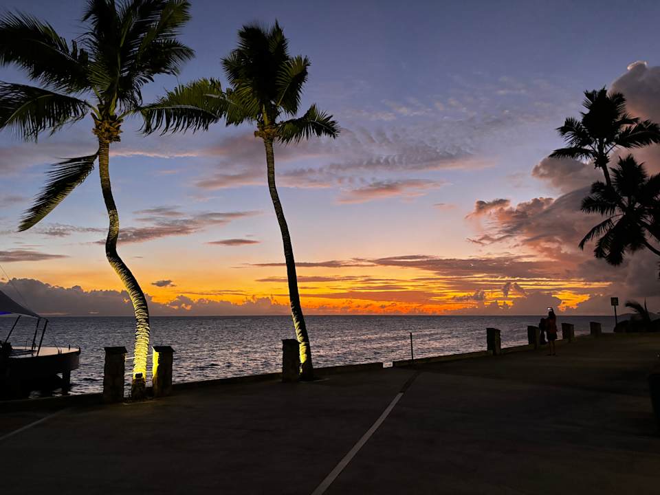 Strand The Coco de Mer Hotel & Black Parrot Suites