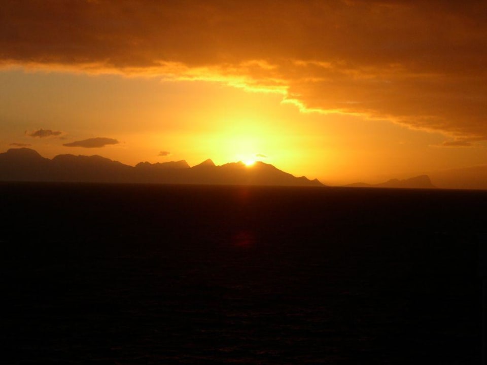 Wunderschöner Sonnenaufgang über der False Bay Hotel A Whale of Time