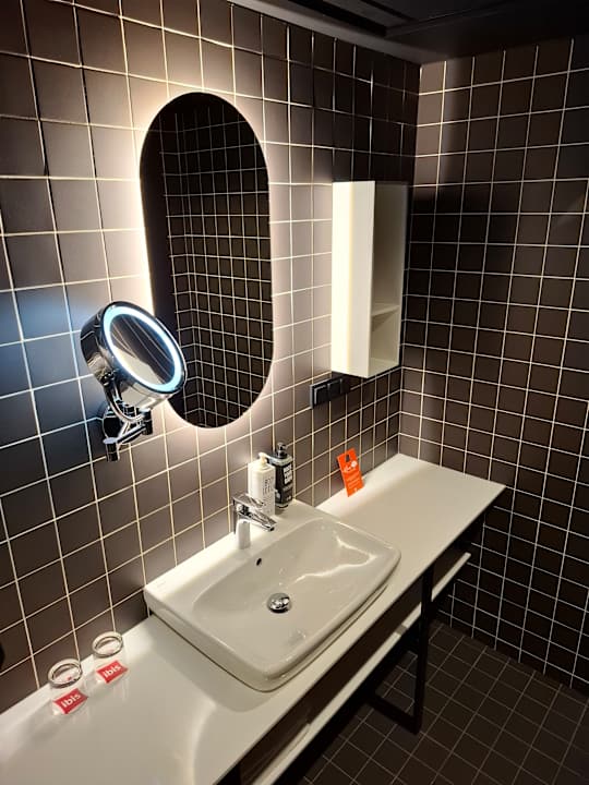 Zimmer ibis Lviv Center